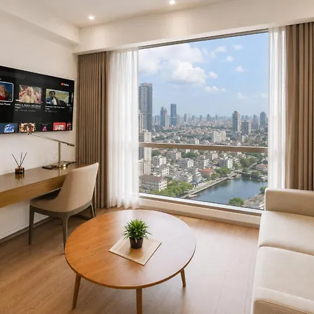 Light Premium Suites, Novotel Acqua Manila Near Makati