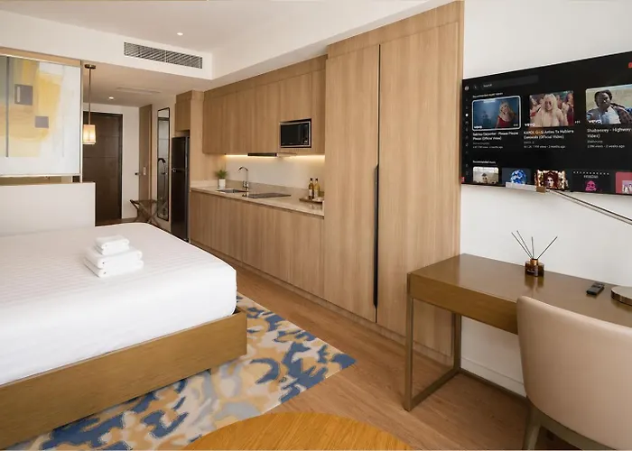 Light Premium Suites, Novotel Acqua Near Makati Hotel