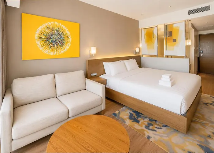 Light Premium Suites, Novotel Acqua Near Makati 4*
